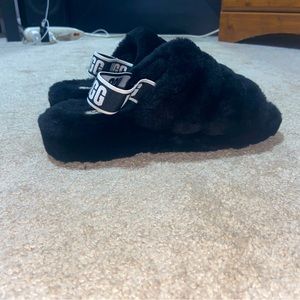 Ugg fluff yeah black size 9 women’s